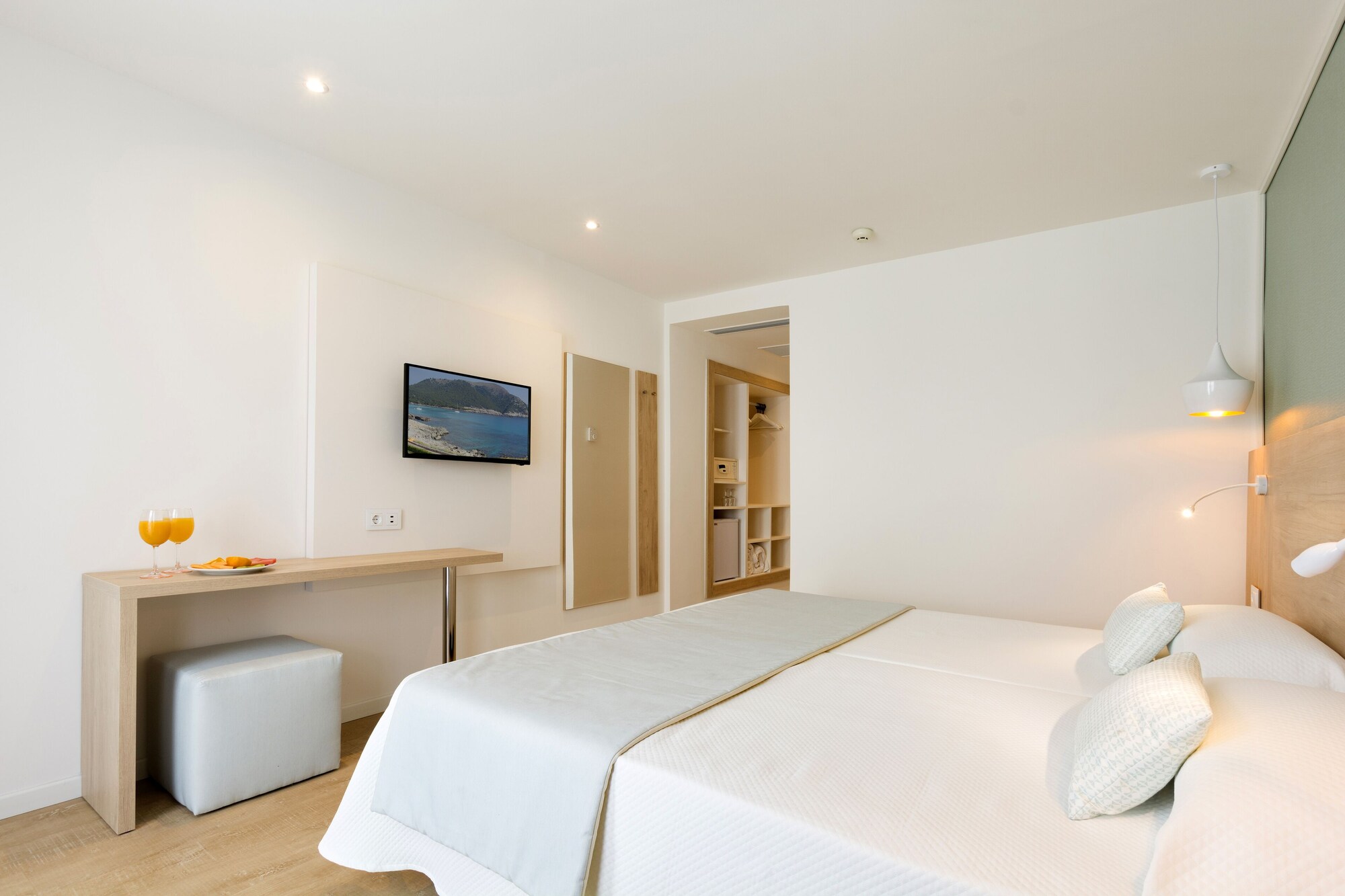 ROOM, DOUBLE BED, BALCONY