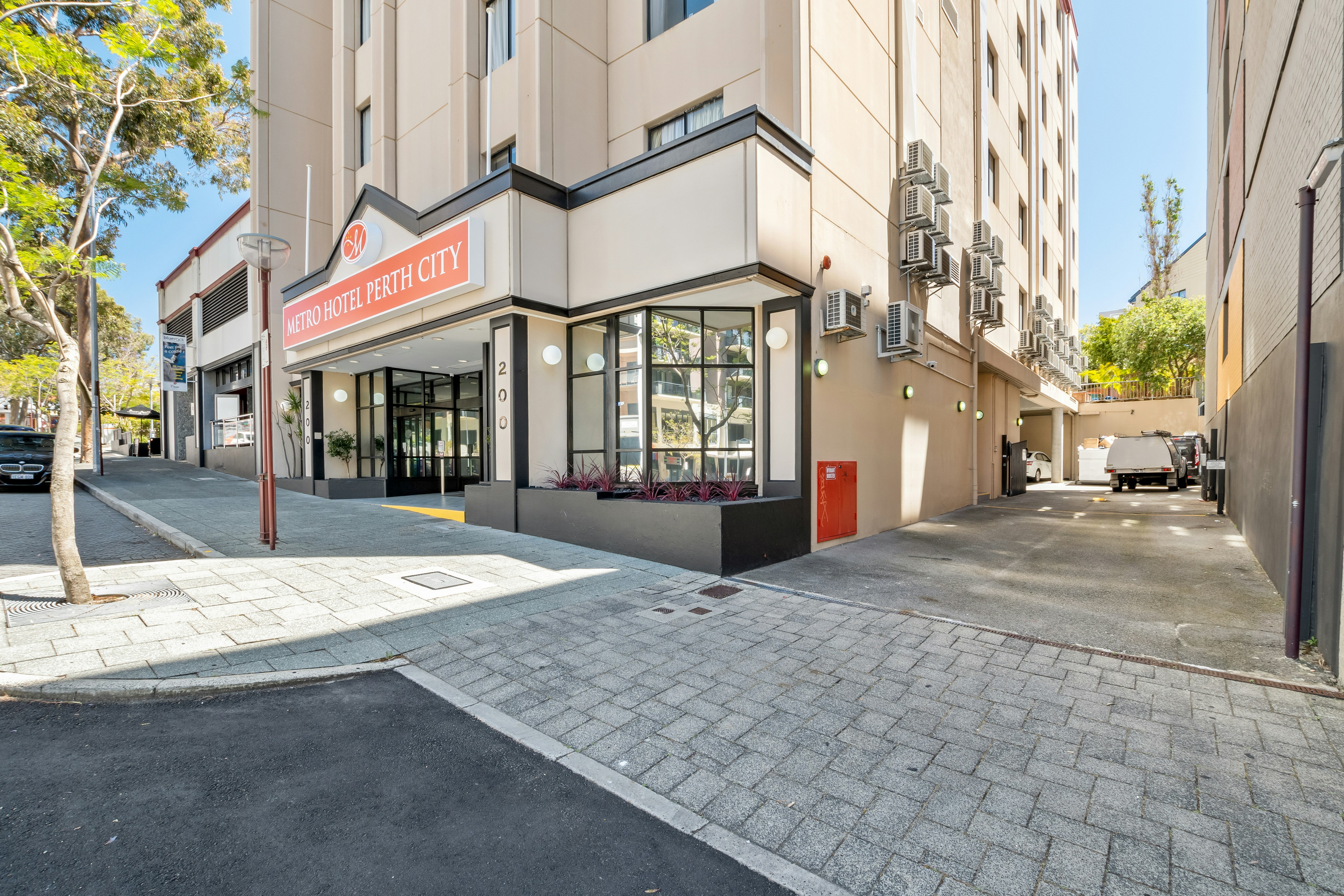 Metro Hotel Perth City 32/38
