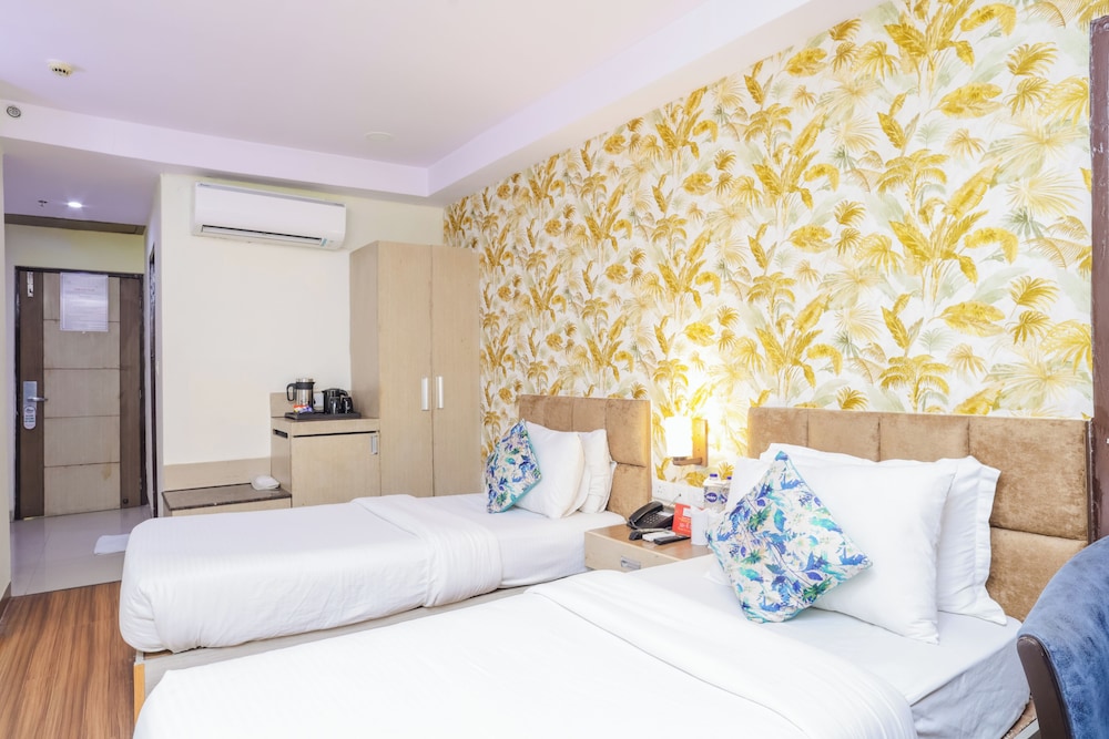 Hotel Hyphen 24/55