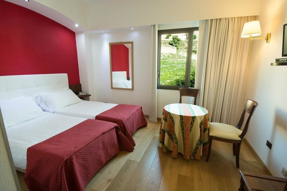 ECONOMY, DOUBLE BED