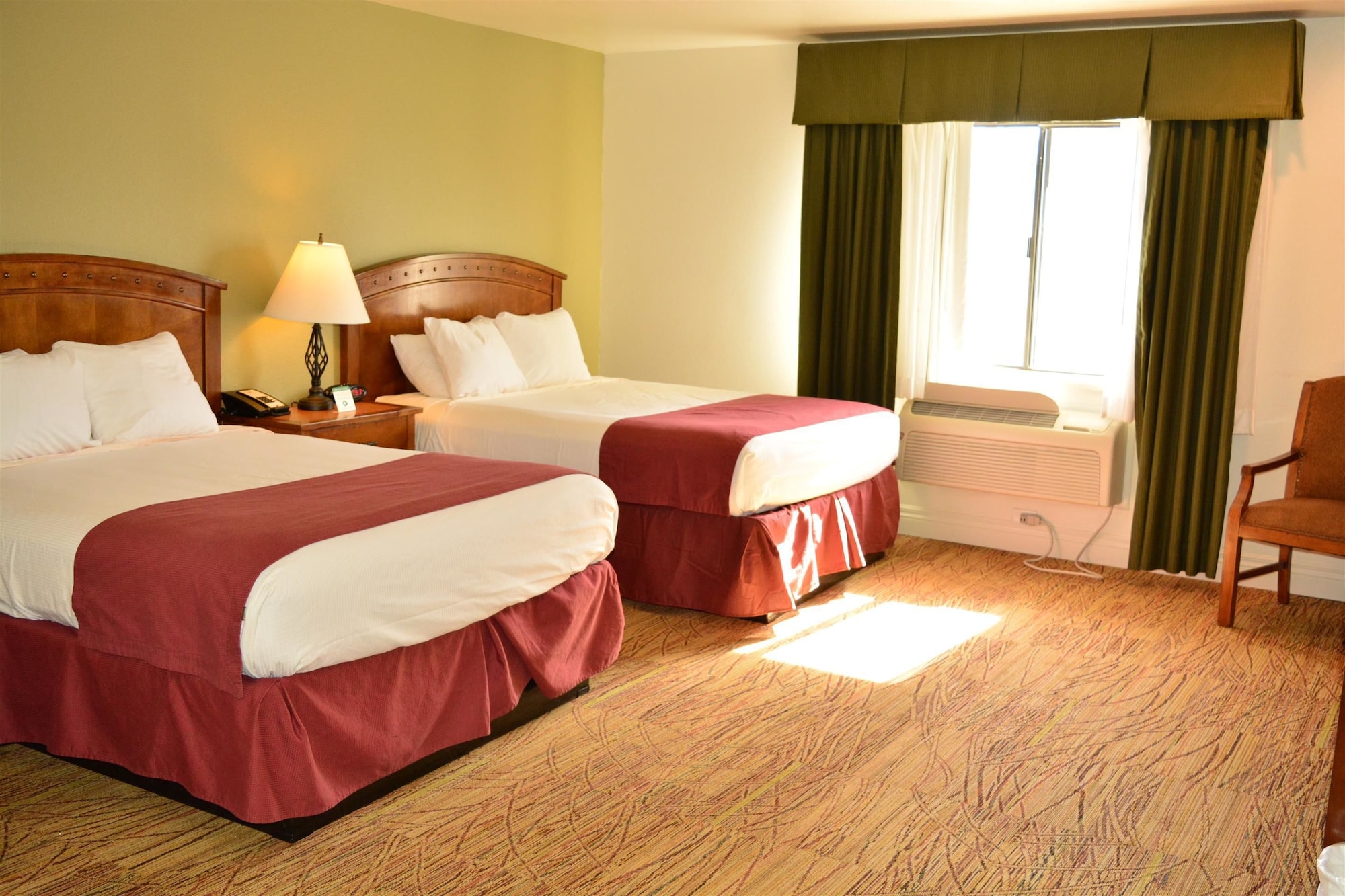 غرفة قياسية بسريرين كوين لذوي الإعاقة، Best Western Red Hills 4/6