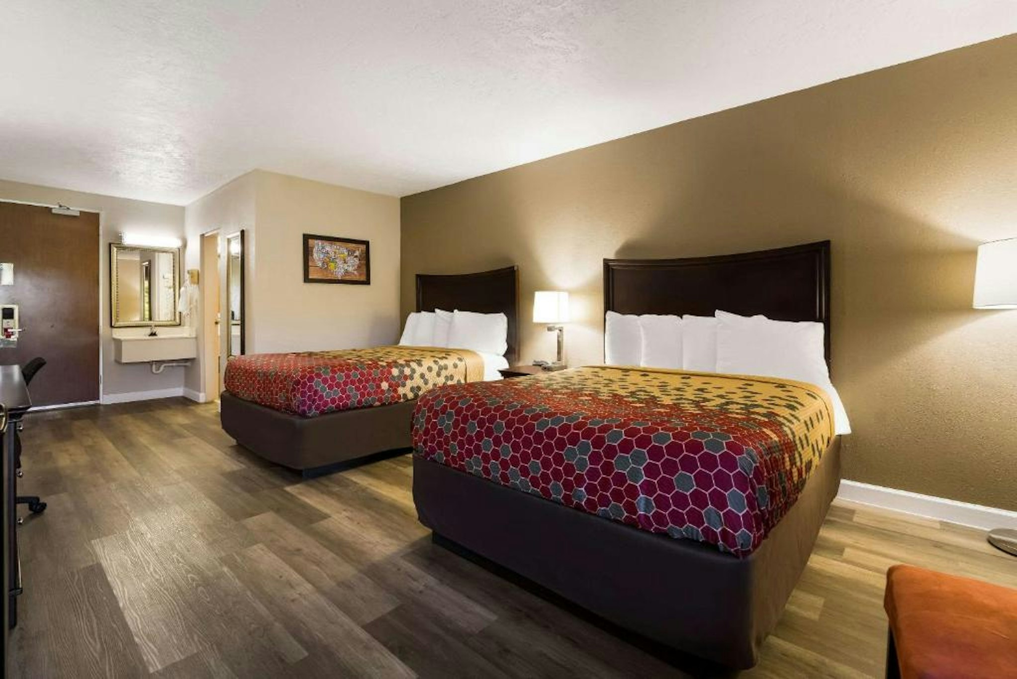 Perry Inn & Suites National Fairground I 75 9/33