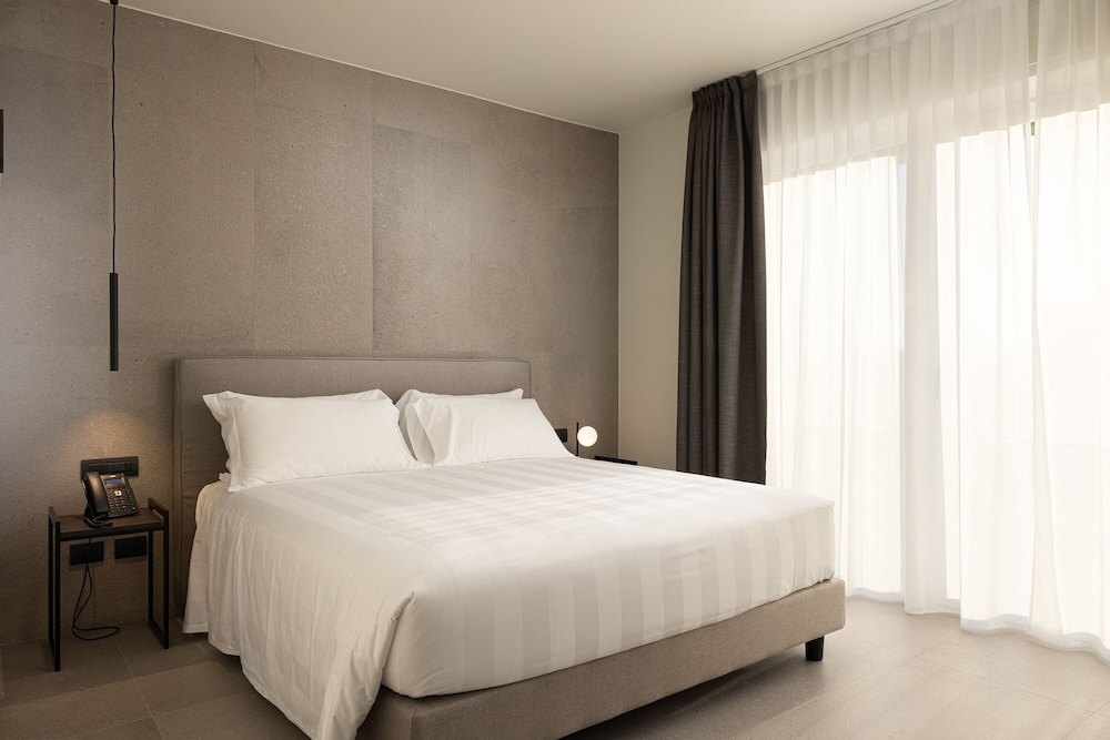 B21 Hotel 5/37