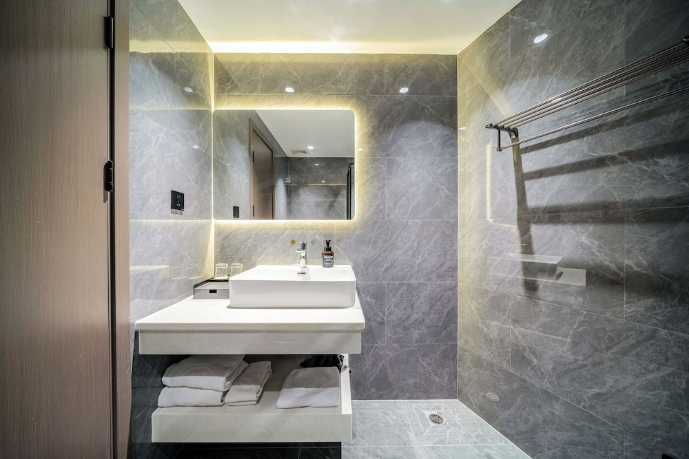 Guangzhou Meigang Hotel 50/50