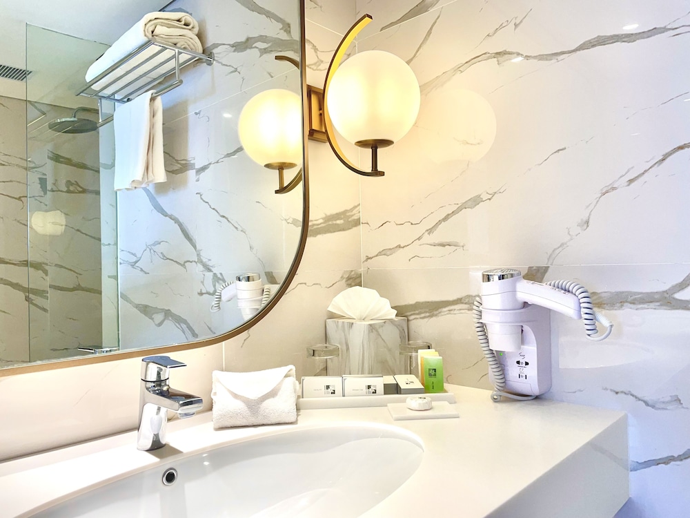 Swiss-Belhotel Solo 24/57