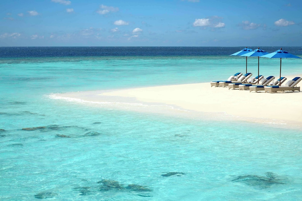 Dusit Thani Maldives 61/66
