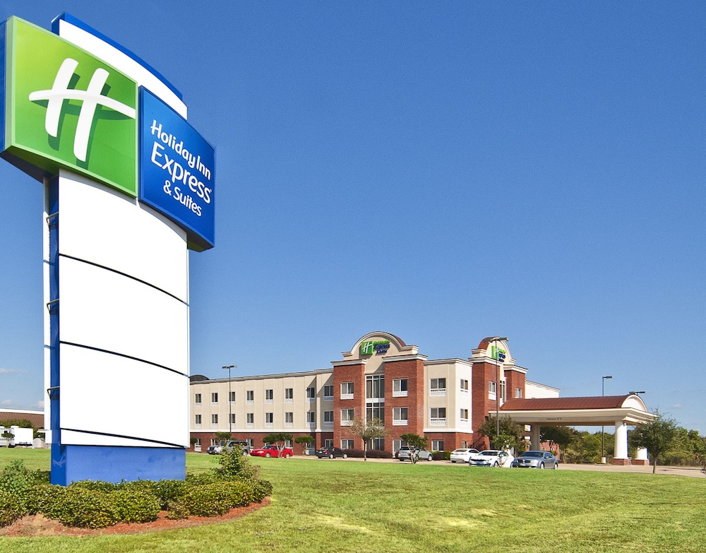 Holiday Inn Express Hotel & Suites Canton — photo 3