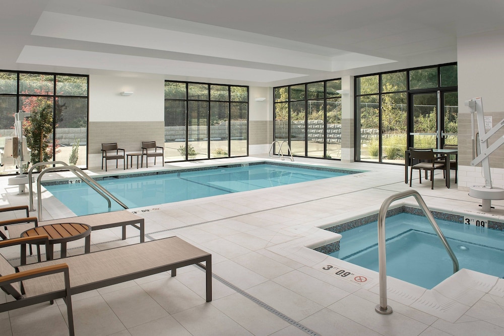Courtyard by Marriott Portland East 7/48