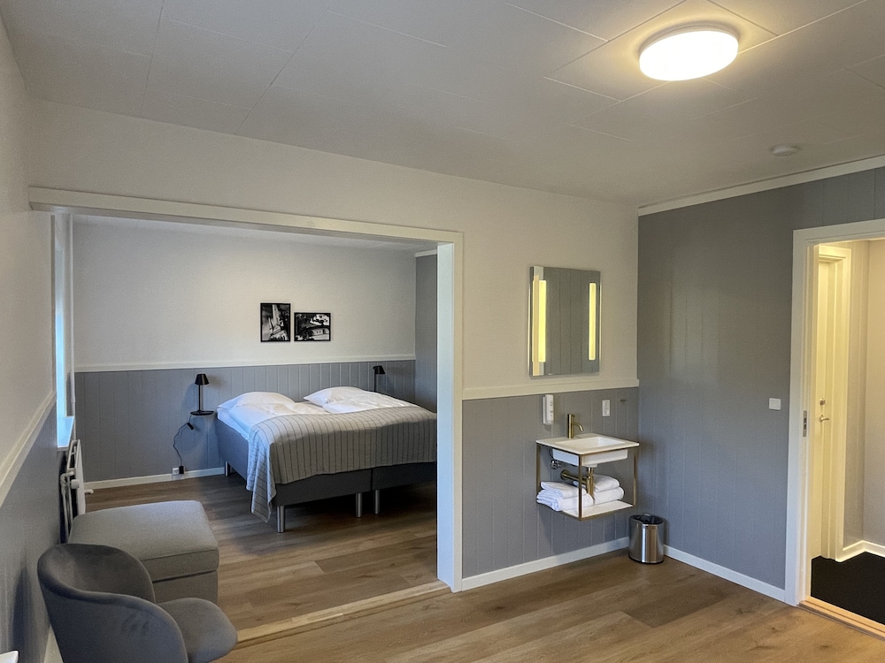 Herman Bang Bed And Breakfast 25/50