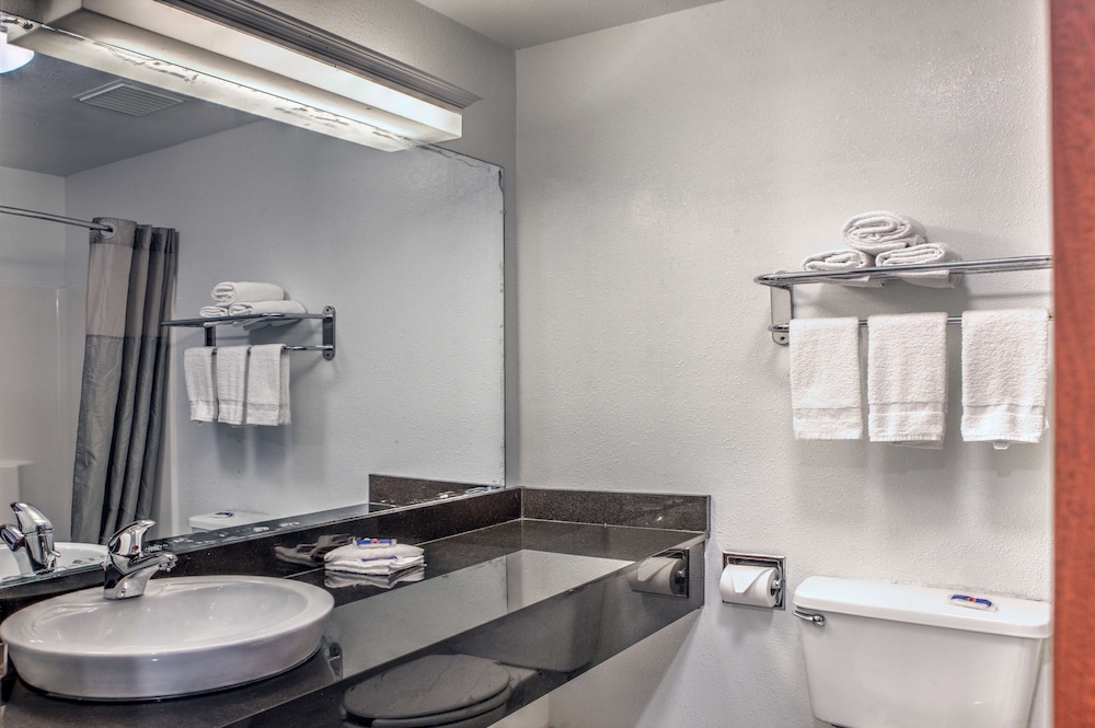 Motel6 Dallas, TX - Northwest 48/50