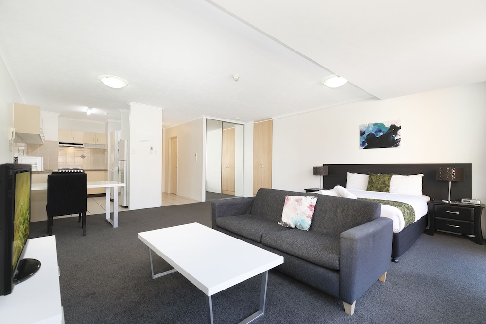 Astor Apartments 27/50