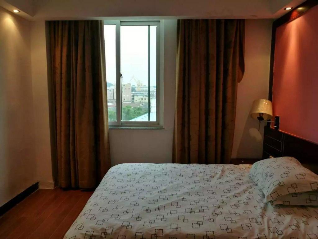 Guangzhou Xinzhou Hotel 8/18