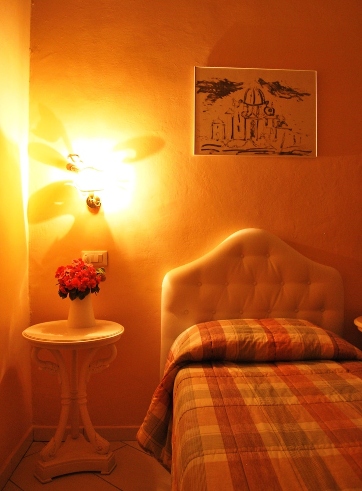 Affittacamere Alba 32/54