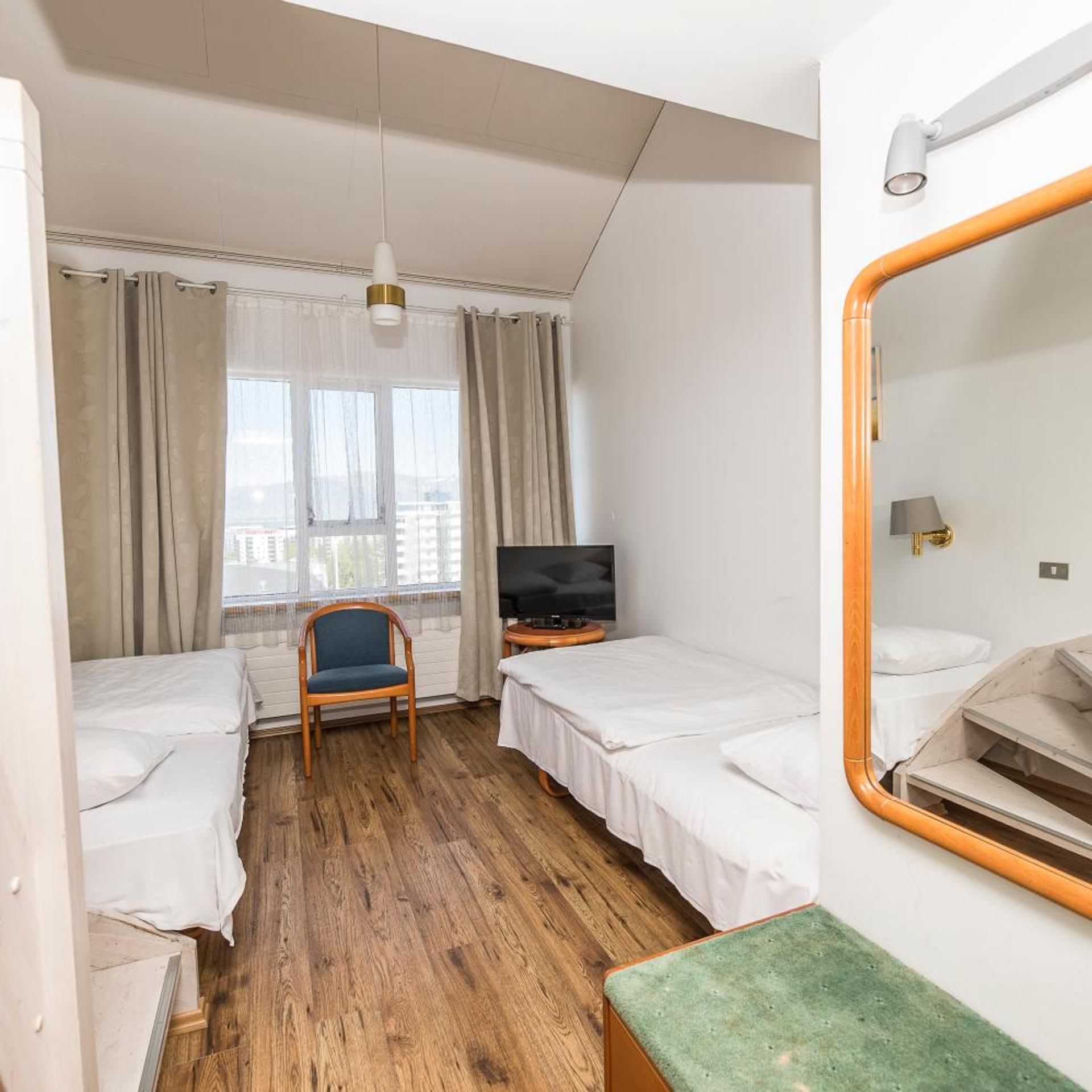 Room, Quintuple, Private Bathroom