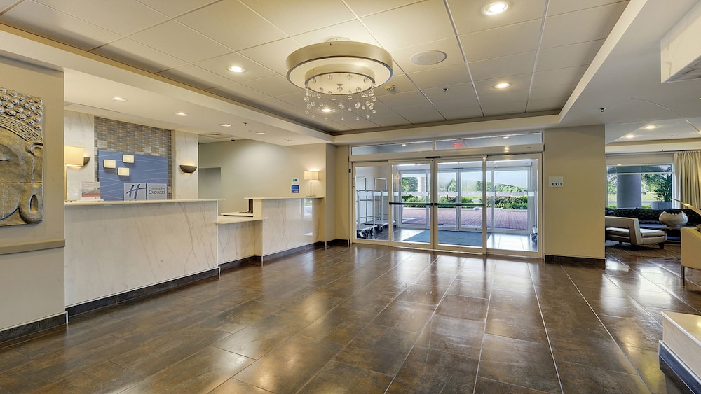 Holiday Inn Express Hotel And Suites Gonzales 8/71