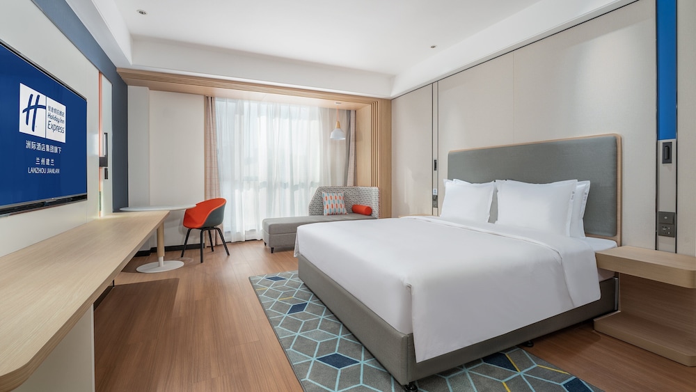 Standard, King Bed, Extra Floor Space