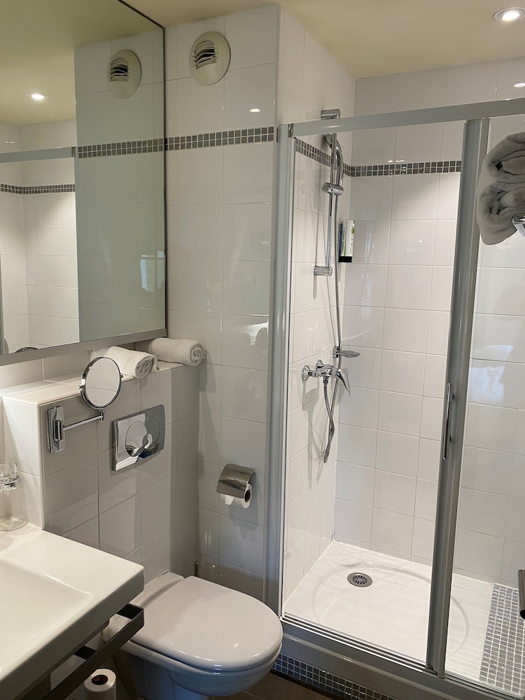 Mercure Aix-en-Provence La Duranne Gare TGV 49/50
