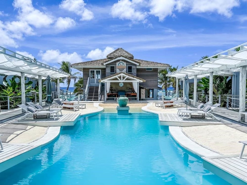 Ocean Escape Resort & Spa 47/48