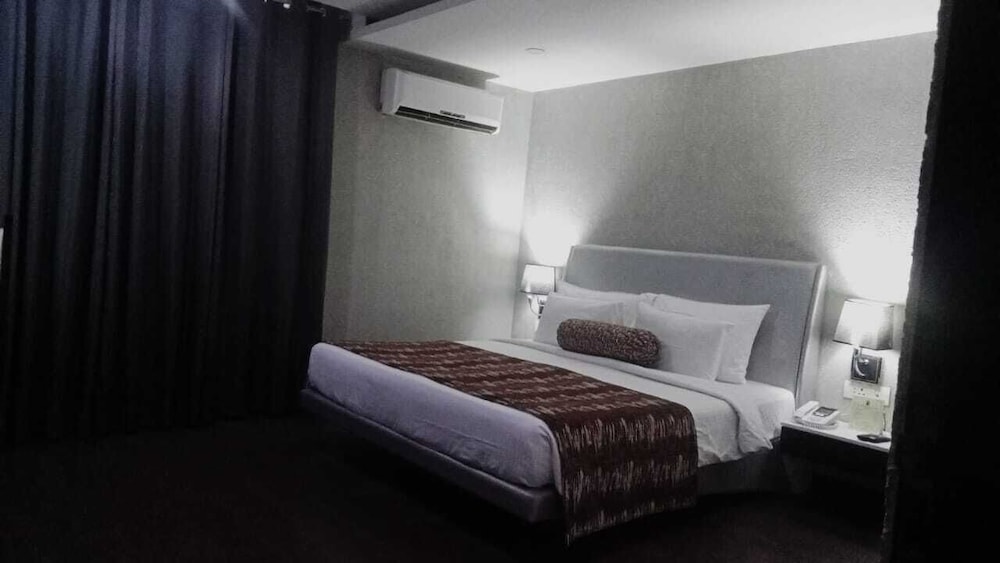 Hotel Jsr Continental 13/50