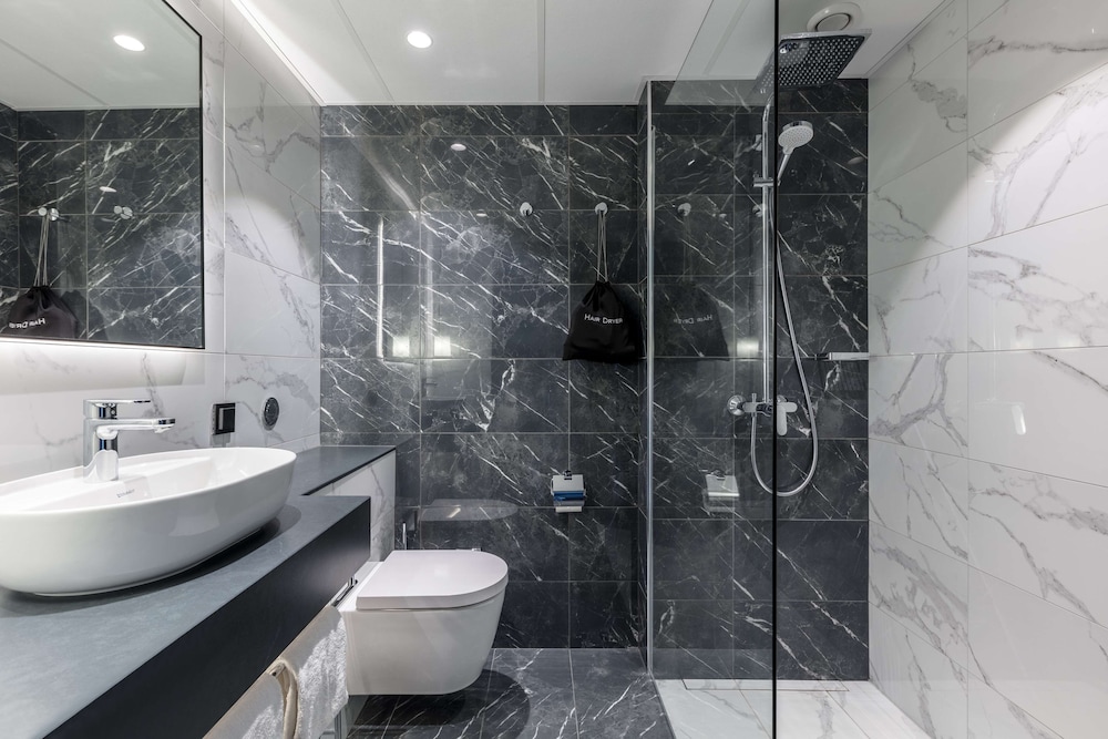Panoramic, Premium, Queen Bed, Lake View, Radisson Blu Scandinavia Copenhagen 6/8