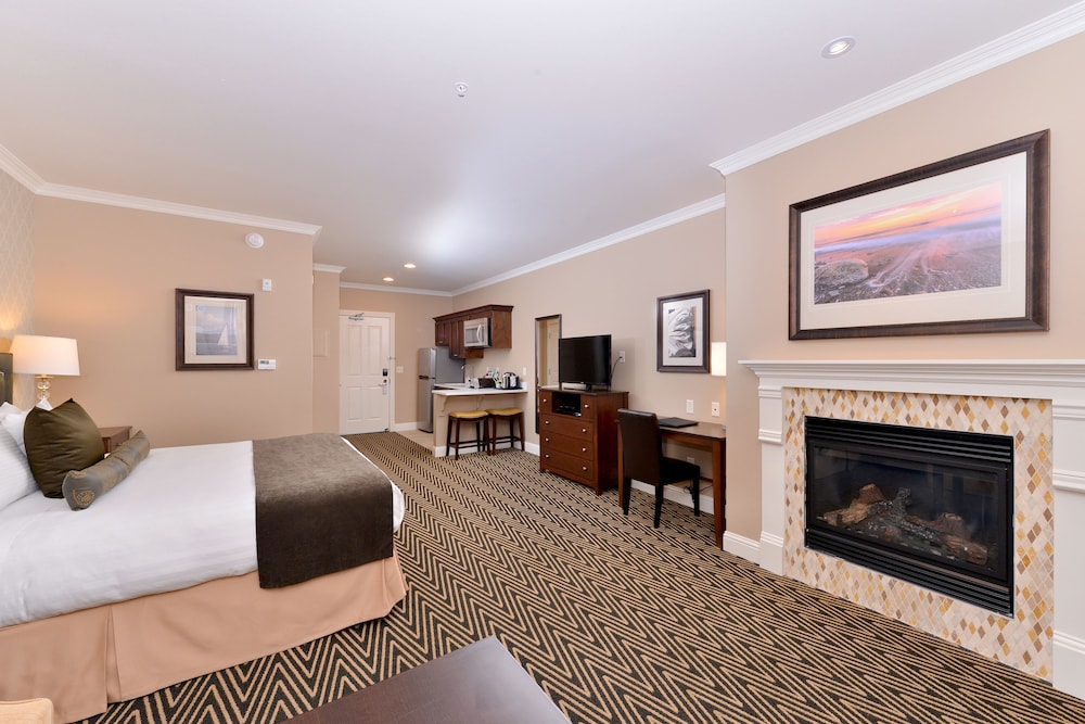 Majestic Inn & Spa 61/80
