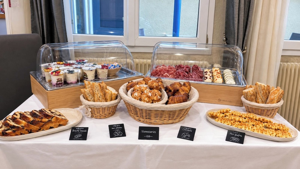 HOTEL LE PLAT D'ETAIN 30/39