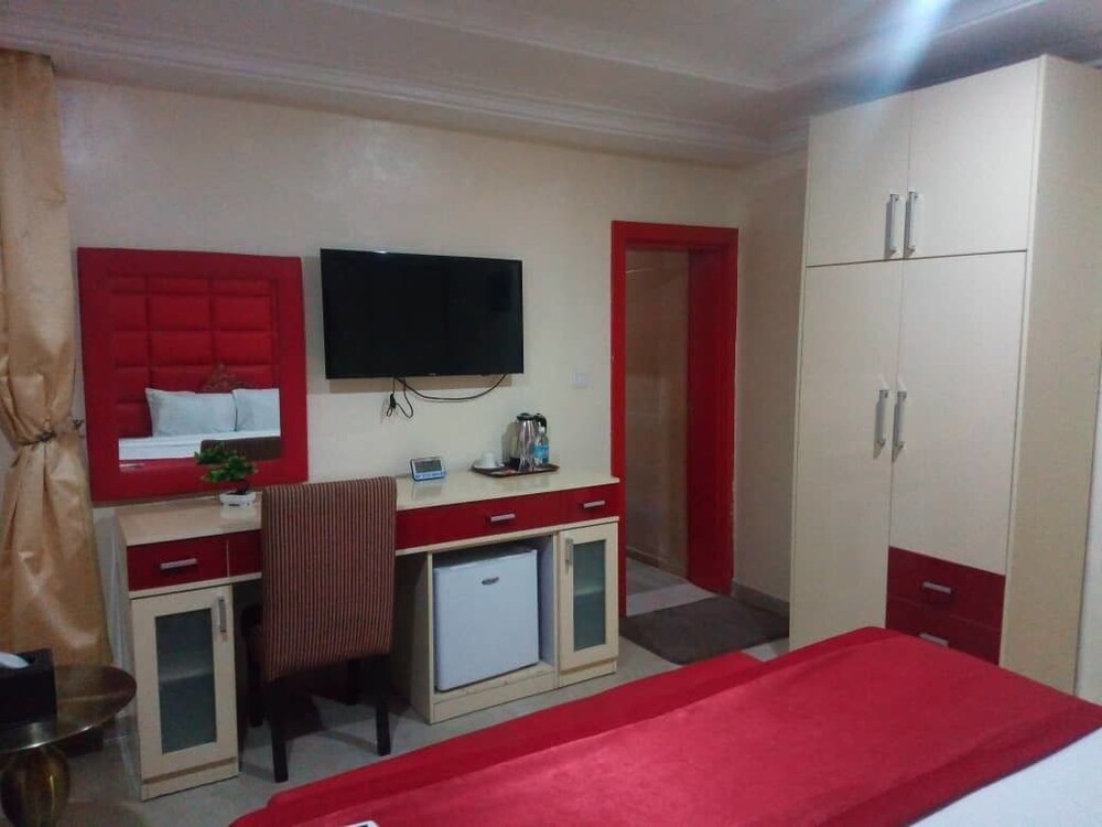 Boardwalk Hotel Wuse 2 11/23