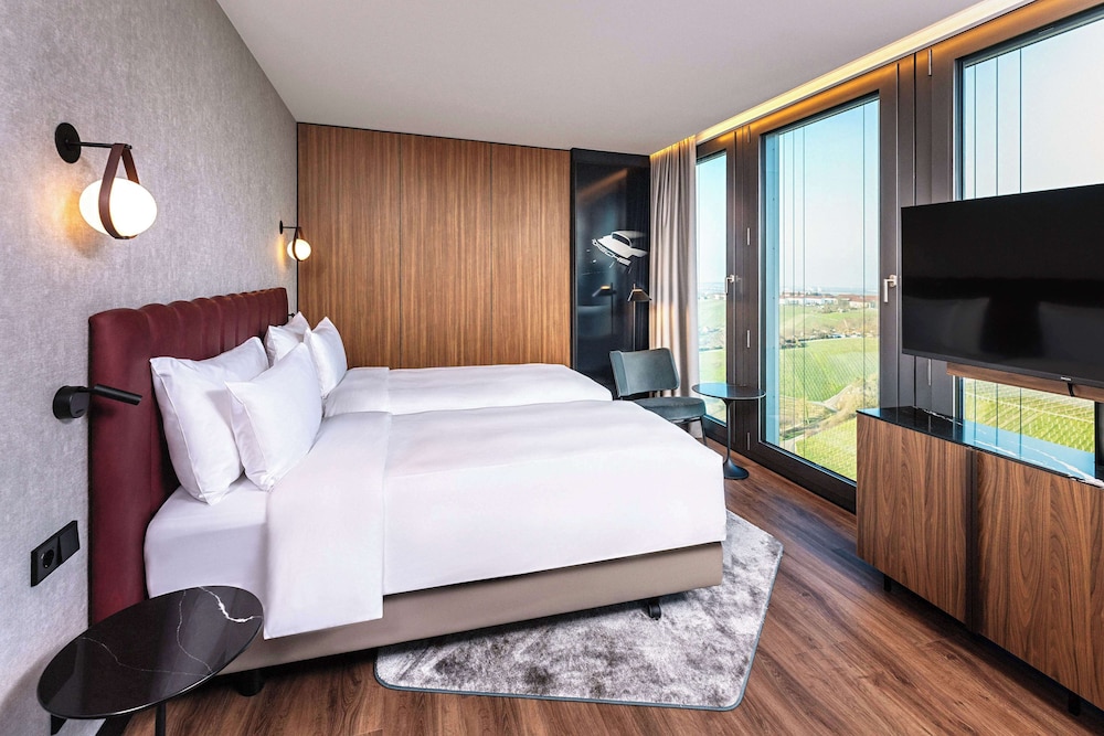 Radisson Blu Hotel at Porsche Design Tower Stuttgart 7/50