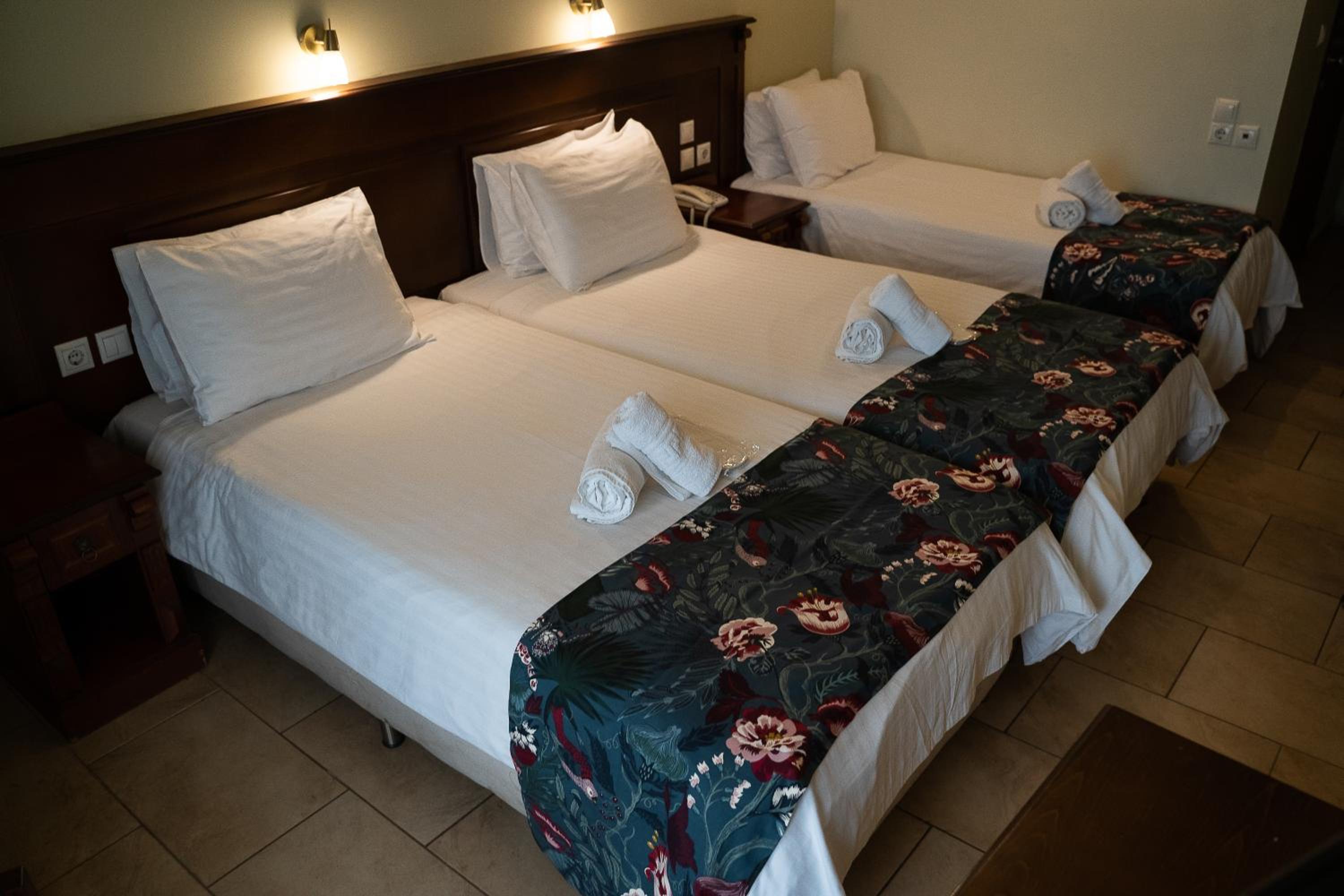 Room, Triple