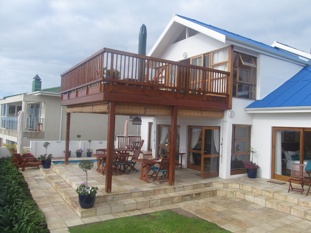 Aquamarine Guest House 3/73