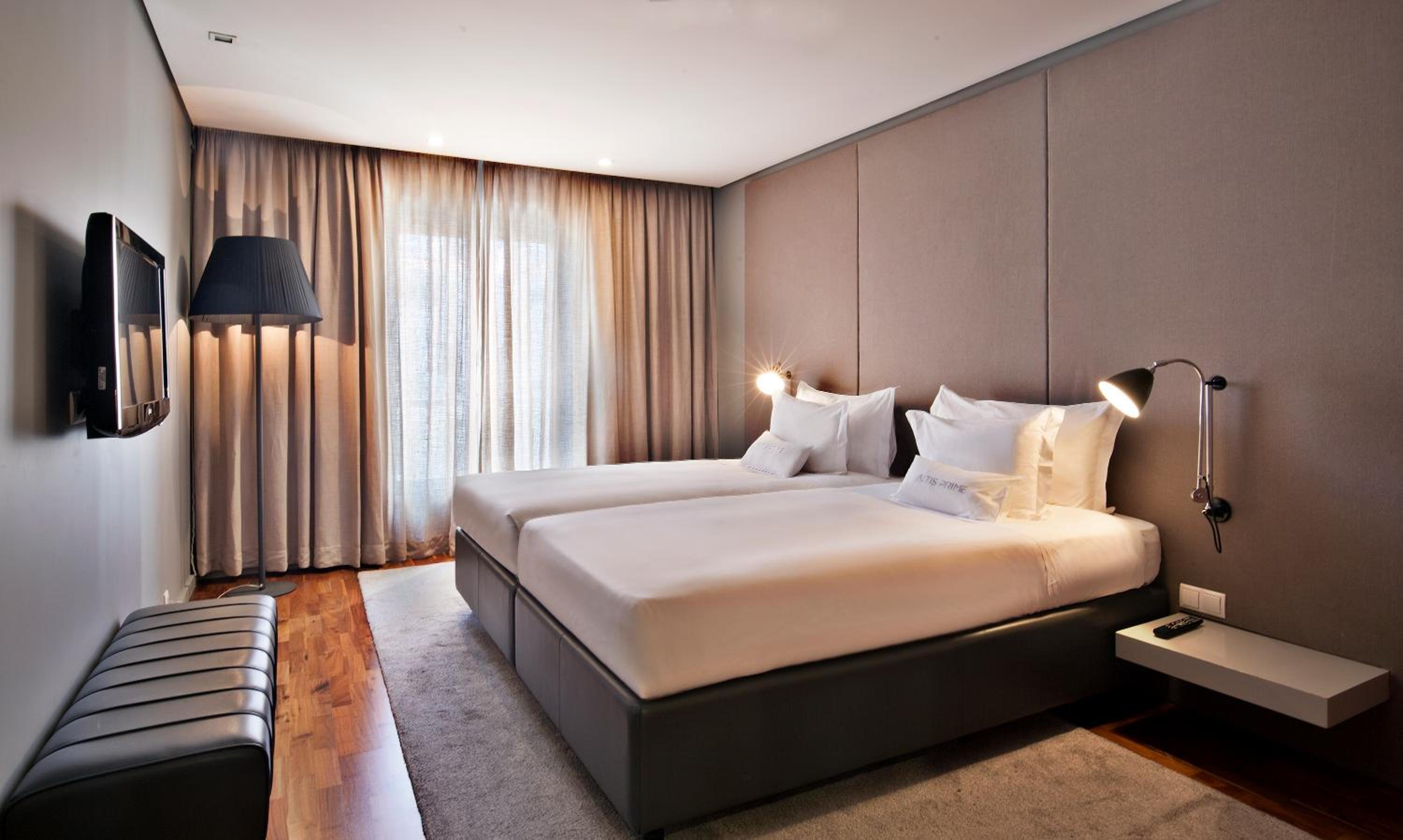 2 Bedrooms, Premium, Suite, Queen and Twin Beds