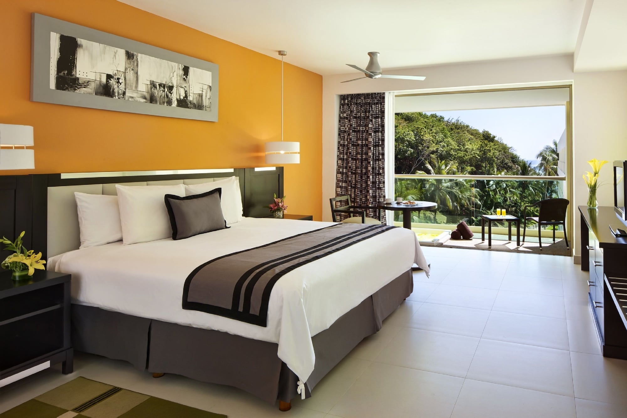 Deluxe, King Bed, Tropical View, Hot Tub