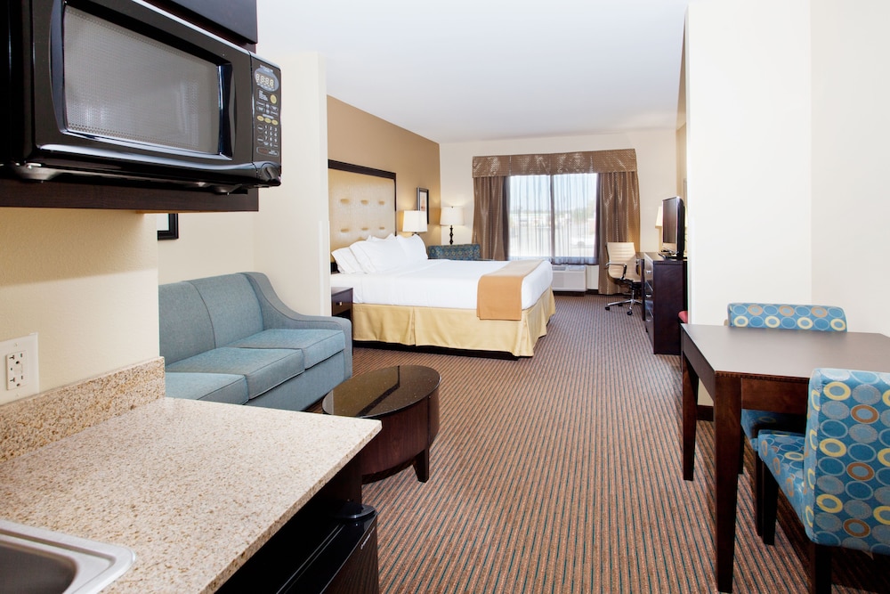 Holiday Inn Express Hotel & Suites Cordele North 55/79