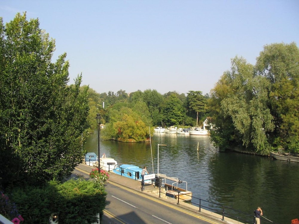 Uno Thames Hotel 41/50