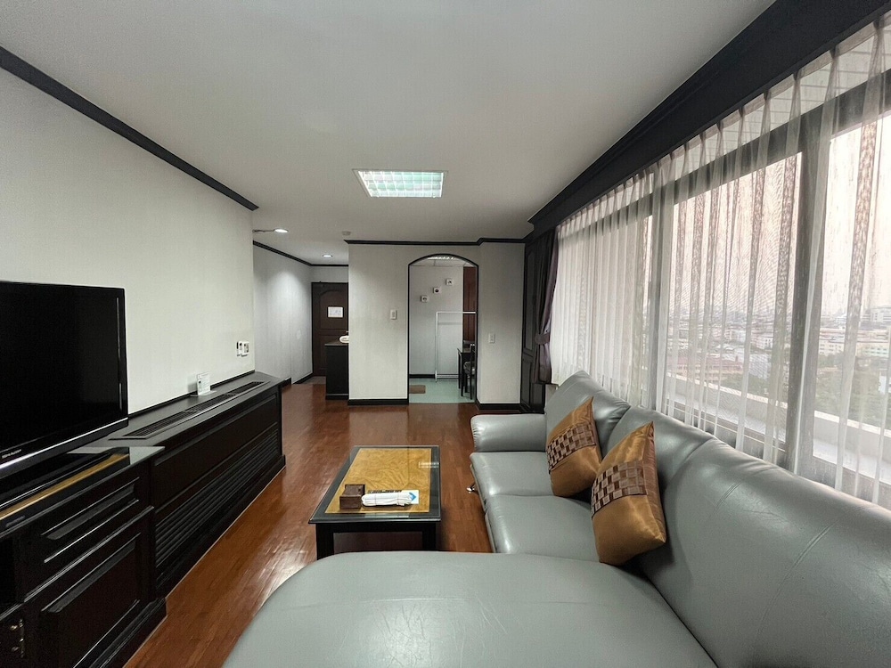 Yellow Ribbon Hills Boutique Suites 40/67