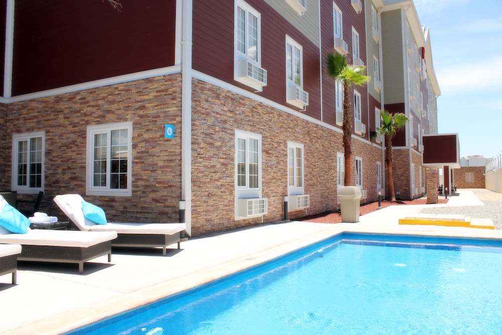 Extended Suites Coatzacoalcos Forum 50/54