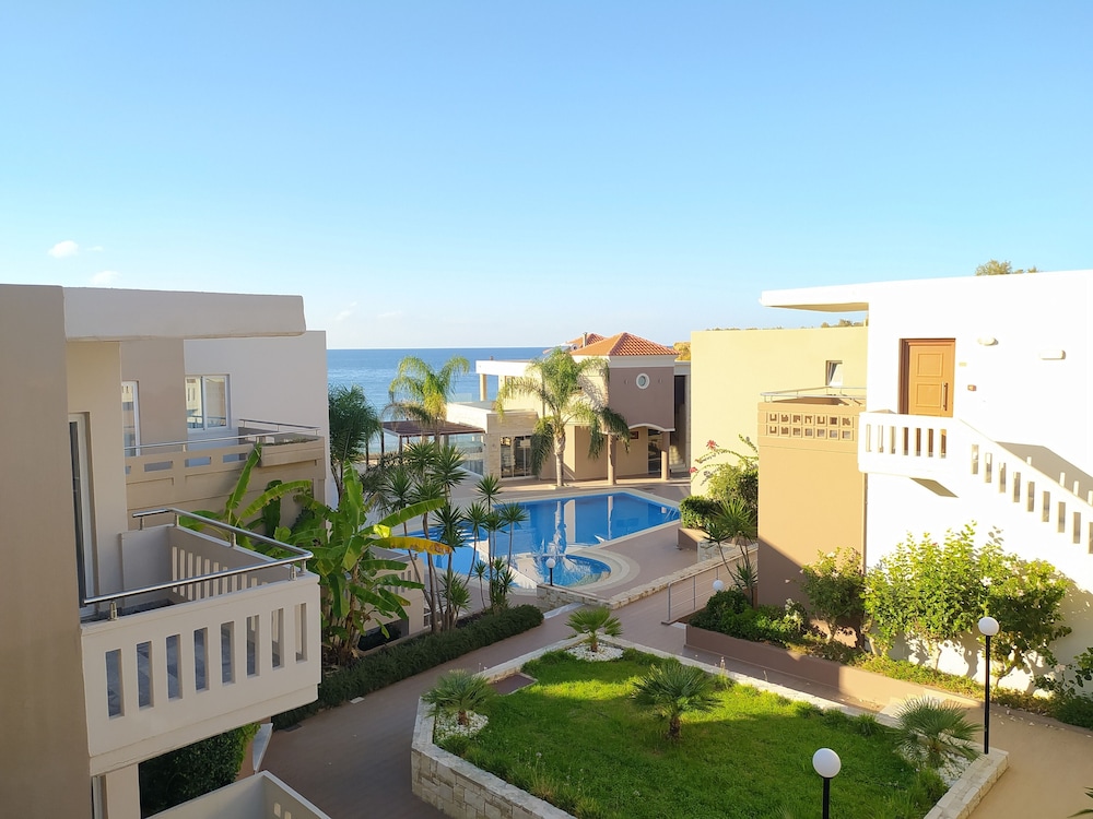 Golden Bay Suites 65/67