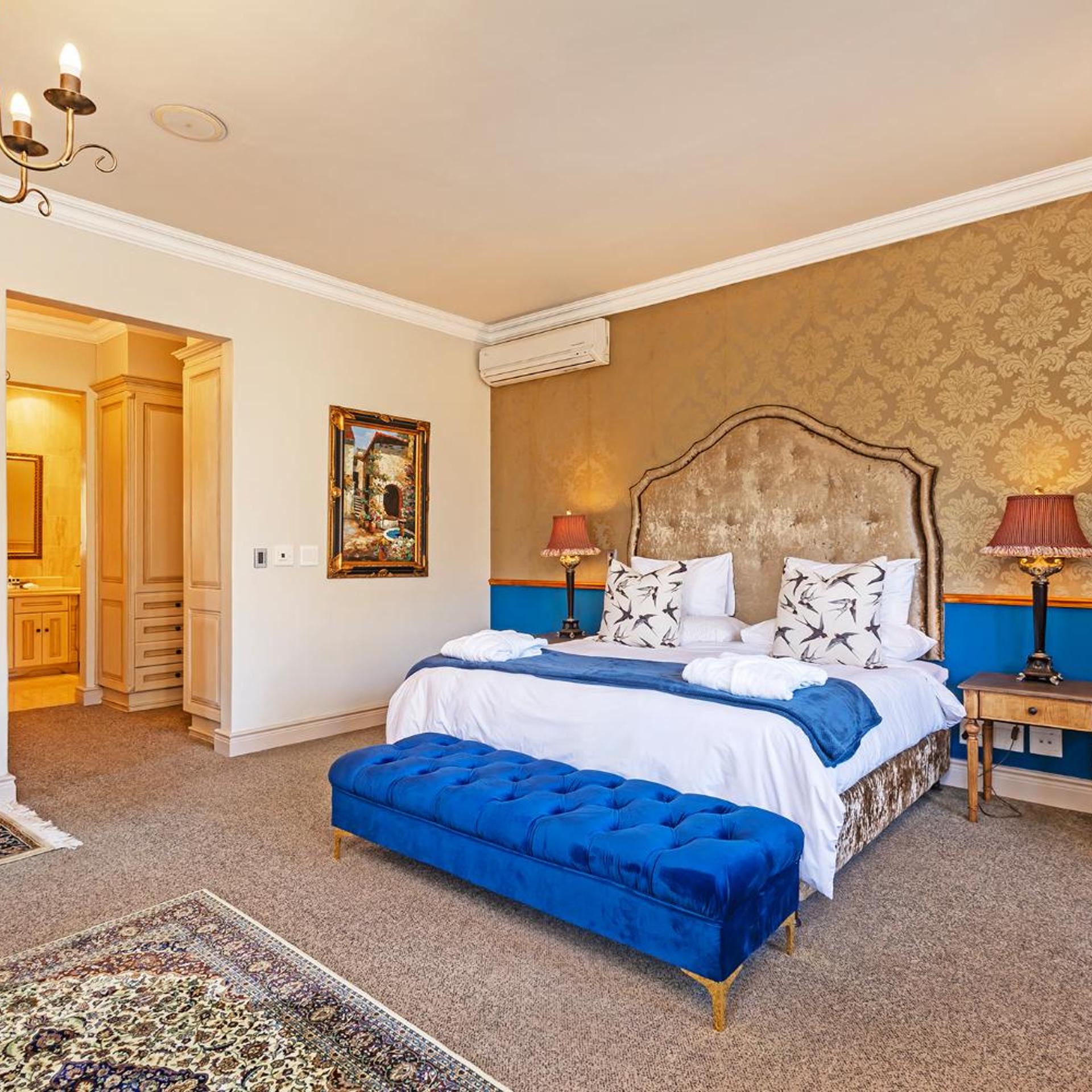 Suite, Village View