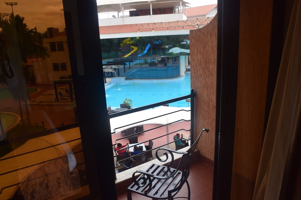 Clarks Exotica Convention Resort Spa 31/70