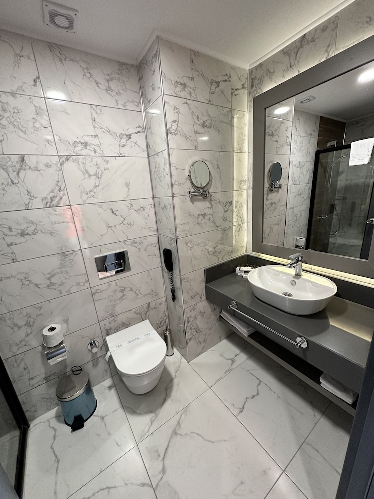 Side Golden Rock Hotel 16 plus Adults Only 35/36