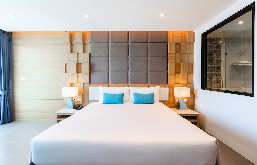 The Marina Phuket Hotel 12/54
