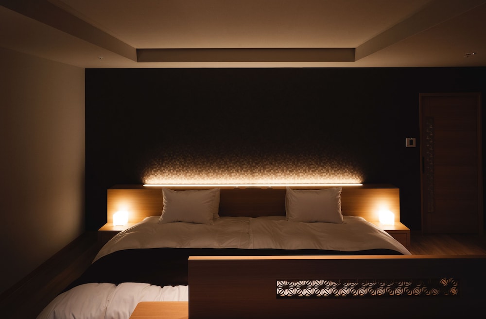 TSUKASA ROYAL HOTEL 35/72