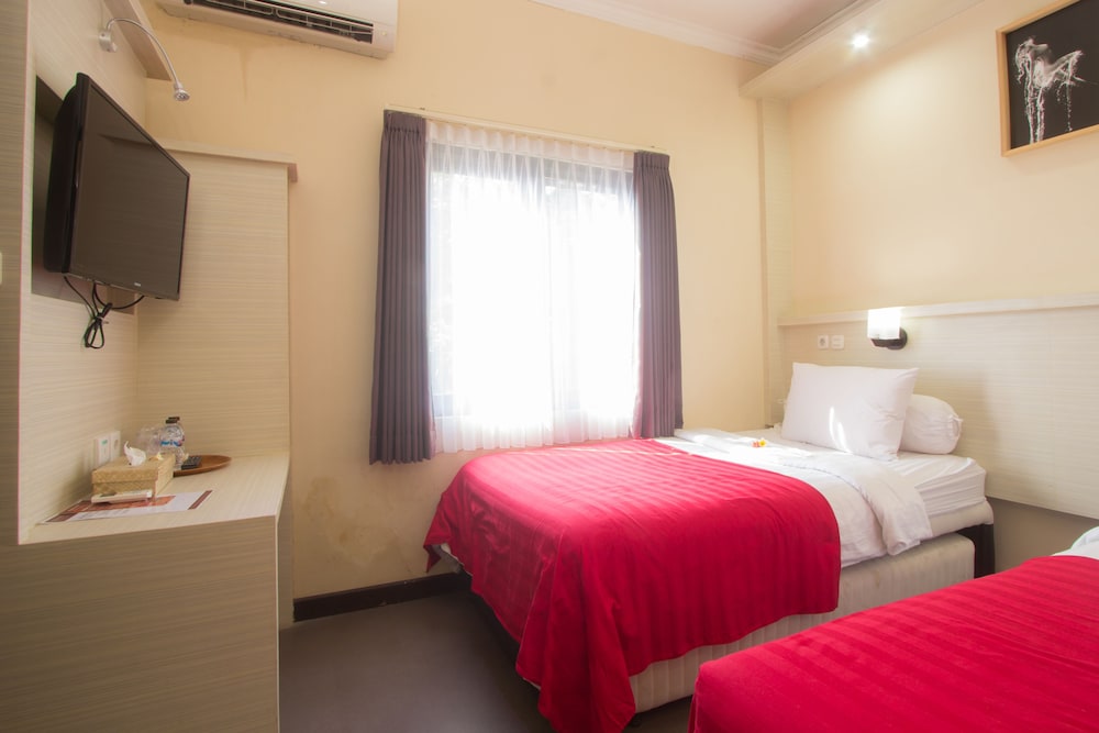 Maxi Hotel Kedonganan 5/47