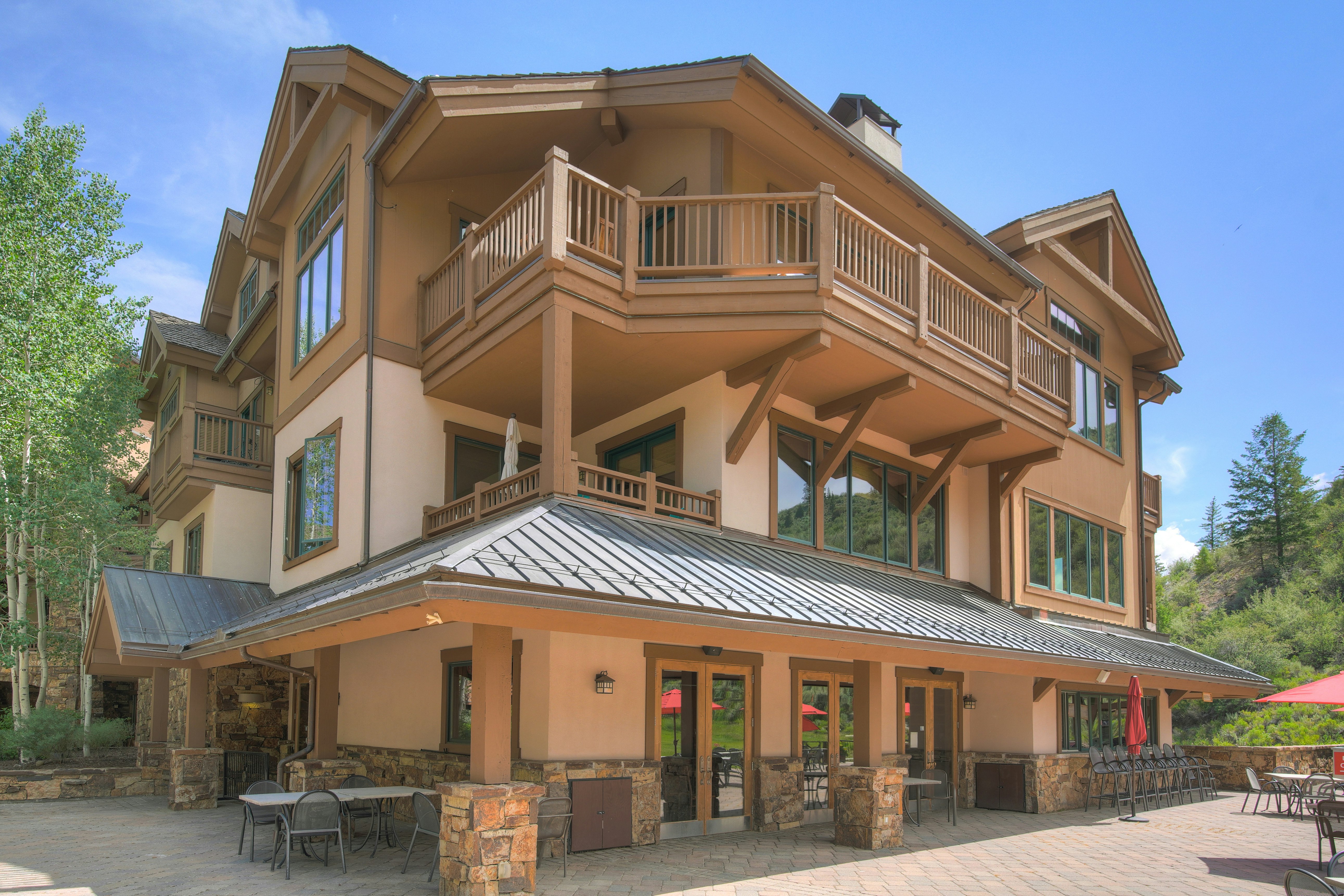 Arrowhead Village 4/81