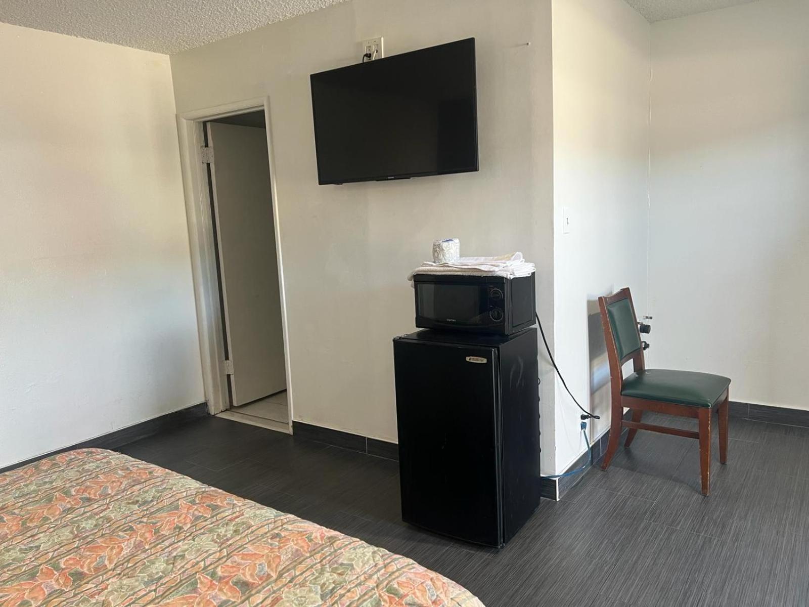 Pomona Inn Motel 9/18