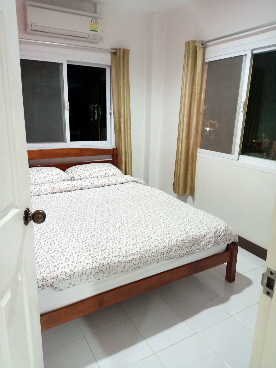 3 BEDROOMS, FAMILY, HOUSE