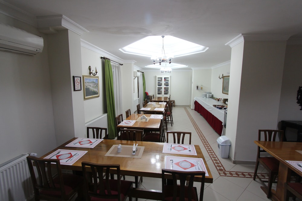 AVE MARIA HOTEL 47/65