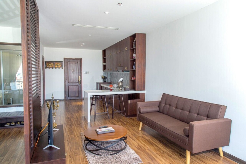 Dong Duong Hotel & Suites 33/50