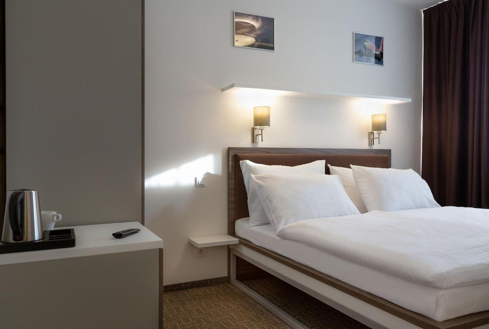Sky Hotel Prague 7/28