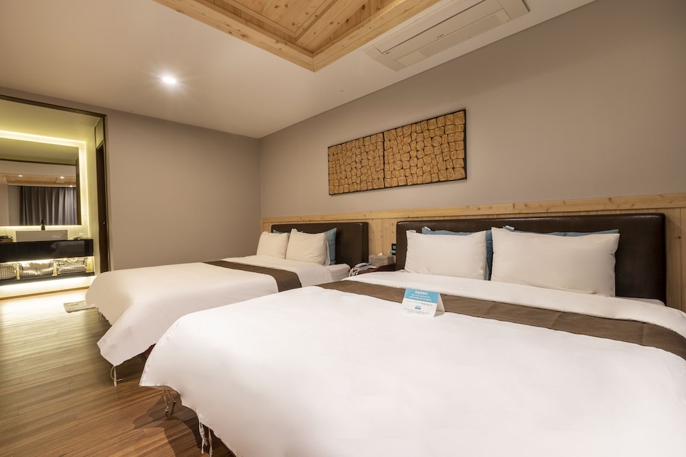 Business, Suite, Twin Beds, King Bed, 3 Beds, Sorgente Business Hotel 2/10